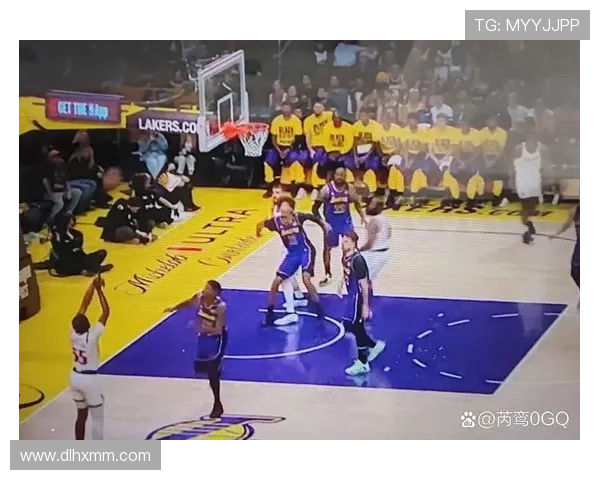 快船背靠背拼尽仍憾负湖人弹尽 快船背靠背拼尽仍憾负湖人弹尽