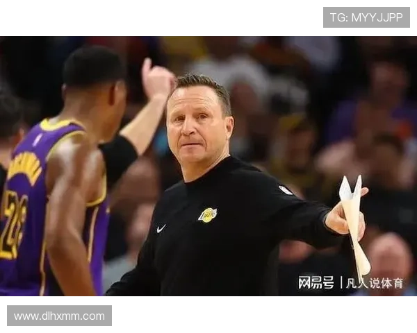 斯玛特海斯统治全场 雷迪克赞其内外线表现